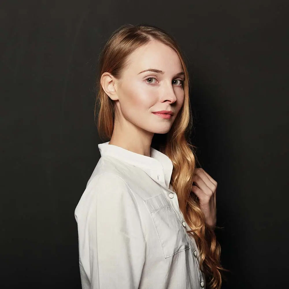 portrait-young-beautiful-woman-on-black-backgroun-EC2UMWT.jpg